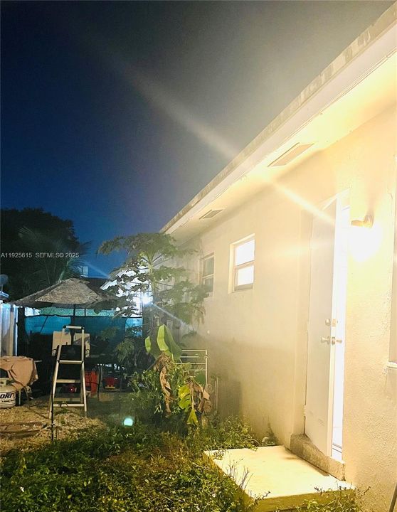 For Rent: $1,425 (1 beds, 1 baths, 650 Square Feet)