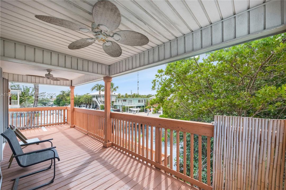 For Sale: $925,000 (3 beds, 2 baths, 1056 Square Feet)