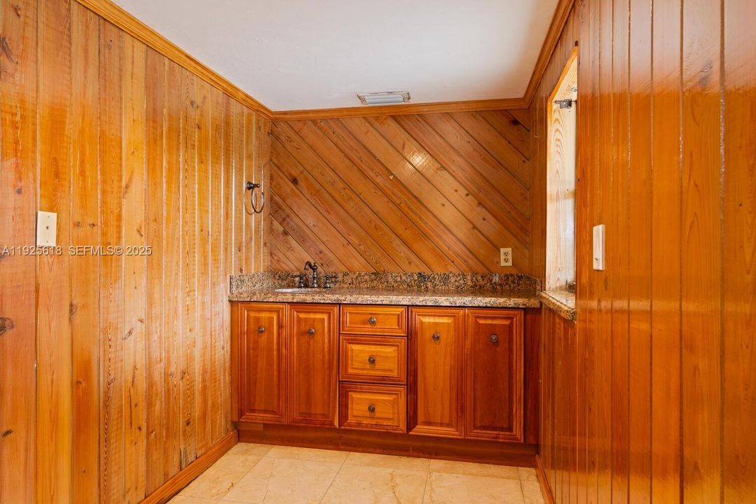 En Venta: $1,325,000 (4 camas, 3 baños, 3075 Pies cuadrados)