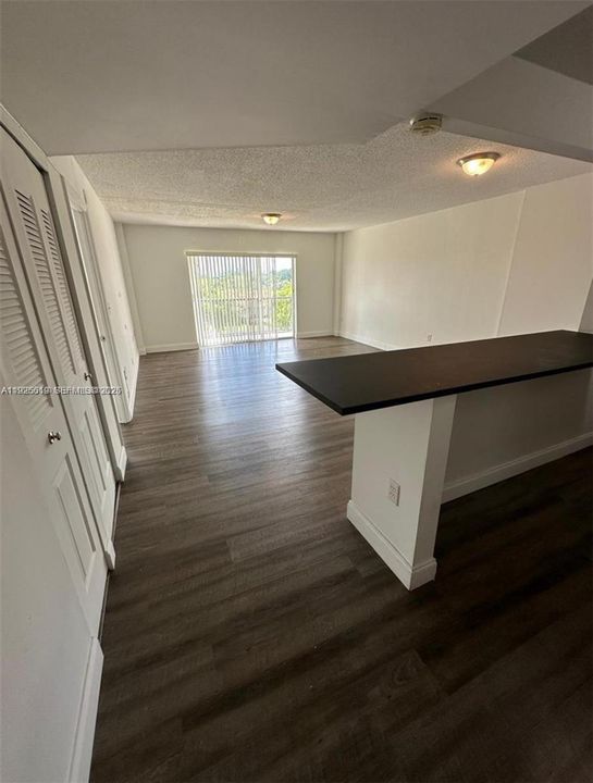 For Rent: $1,700 (1 beds, 1 baths, 783 Square Feet)