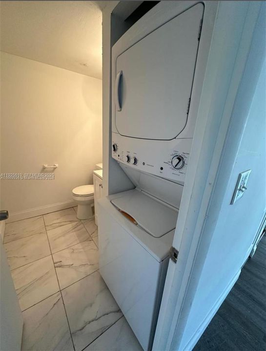 For Rent: $1,700 (1 beds, 1 baths, 783 Square Feet)