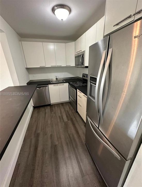 For Rent: $1,700 (1 beds, 1 baths, 783 Square Feet)