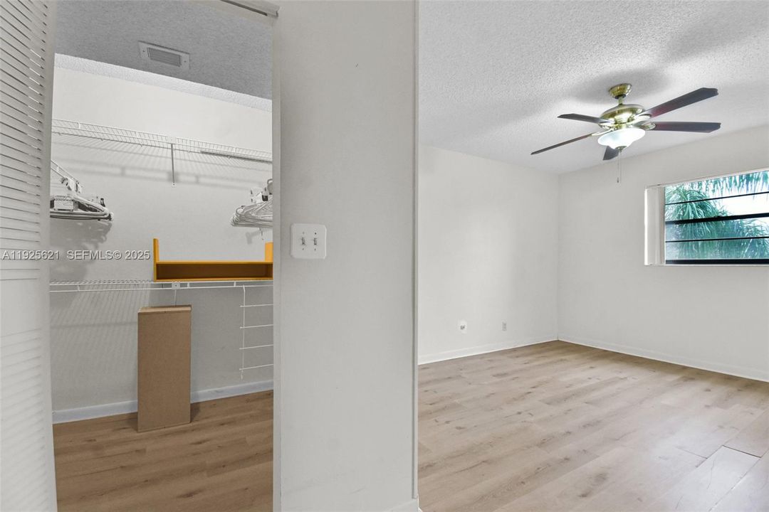 На продажу: $219,000 (2 спален, 2 ванн, 0 Квадратных фут)