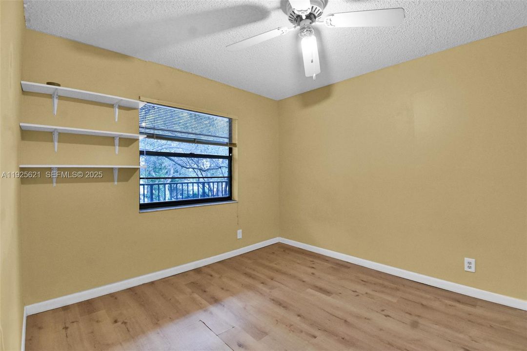 На продажу: $219,000 (2 спален, 2 ванн, 0 Квадратных фут)