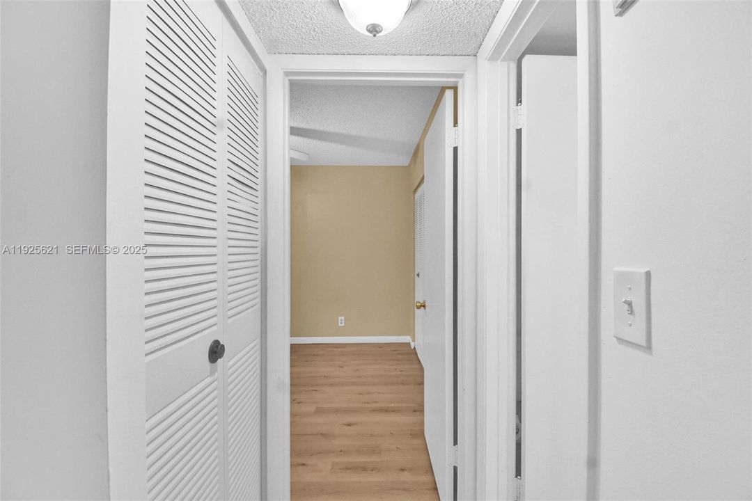 На продажу: $219,000 (2 спален, 2 ванн, 0 Квадратных фут)