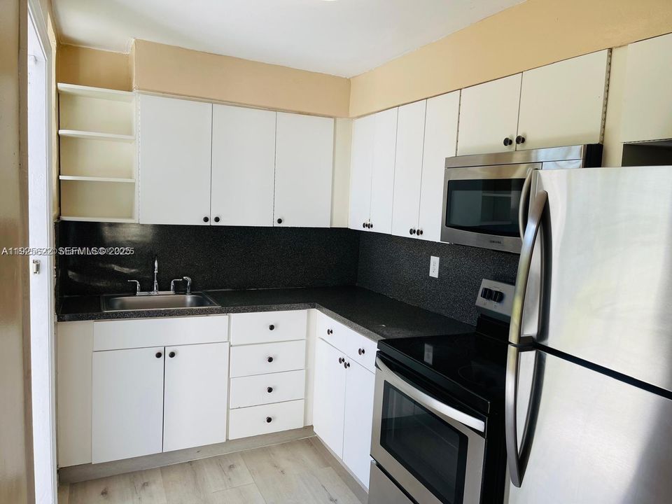 For Sale: $870,000 (0 beds, 0 baths, 2563 Square Feet)