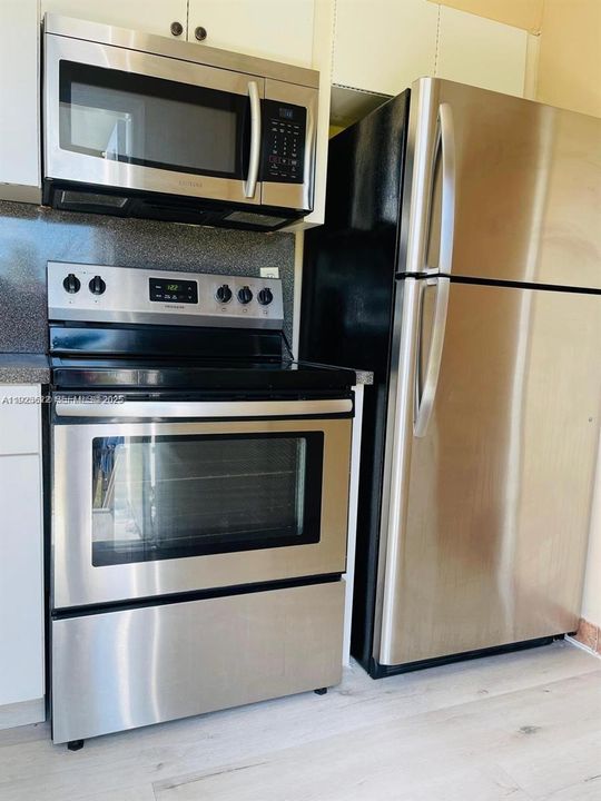 For Sale: $870,000 (0 beds, 0 baths, 2563 Square Feet)