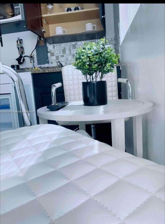 For Sale: $870,000 (0 beds, 0 baths, 2563 Square Feet)