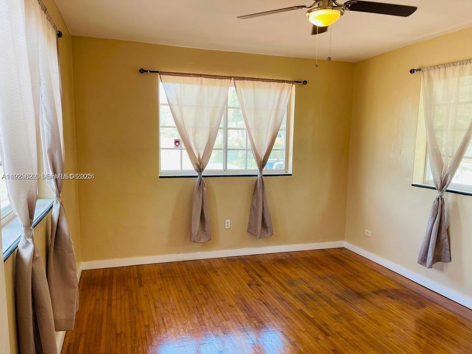 For Sale: $870,000 (0 beds, 0 baths, 2563 Square Feet)