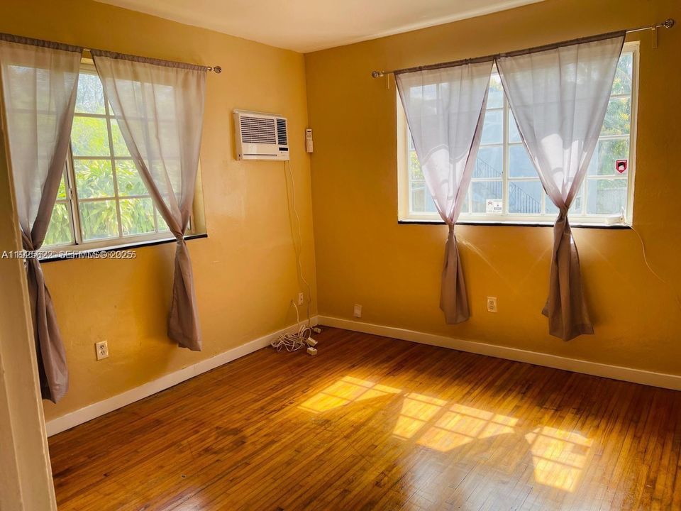 For Sale: $870,000 (0 beds, 0 baths, 2563 Square Feet)