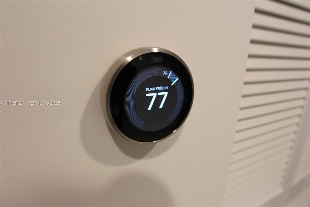 待售: $299,000 (1 贝兹, 1 浴室, 726 平方英尺)