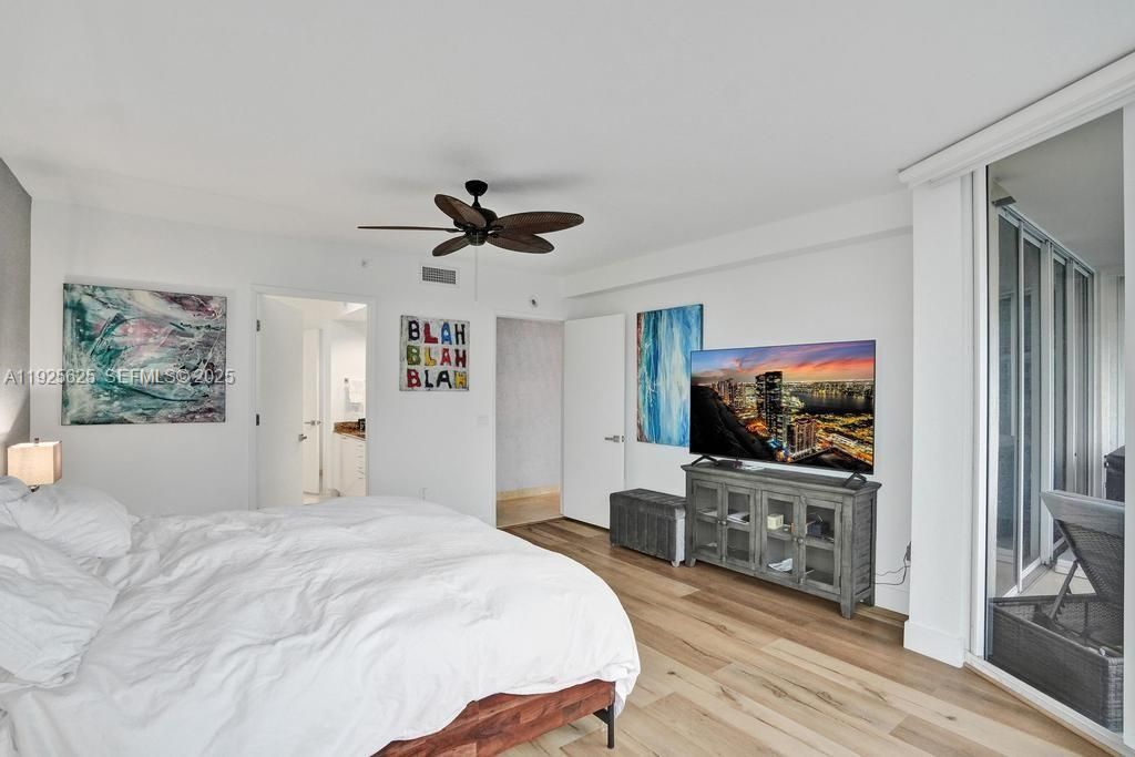 待售: $1,450,000 (2 贝兹, 2 浴室, 1590 平方英尺)