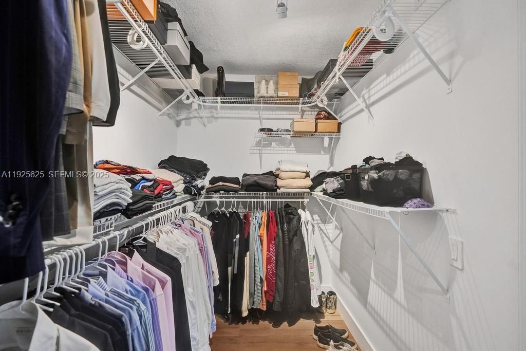 待售: $1,450,000 (2 贝兹, 2 浴室, 1590 平方英尺)