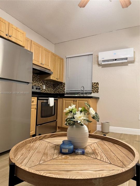 For Sale: $115,000 (1 beds, 1 baths, 465 Square Feet)