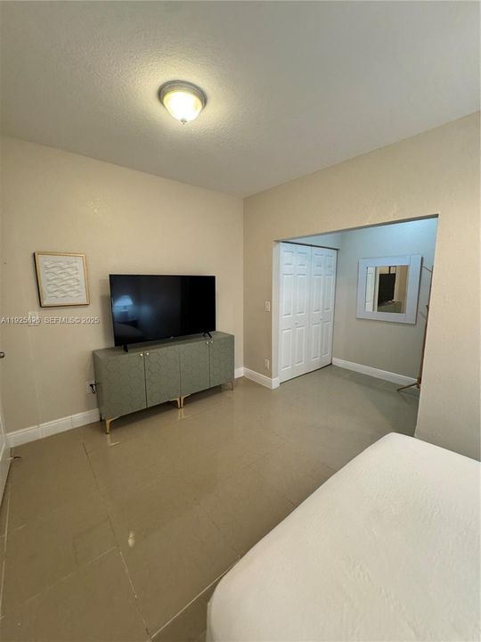 For Sale: $115,000 (1 beds, 1 baths, 465 Square Feet)