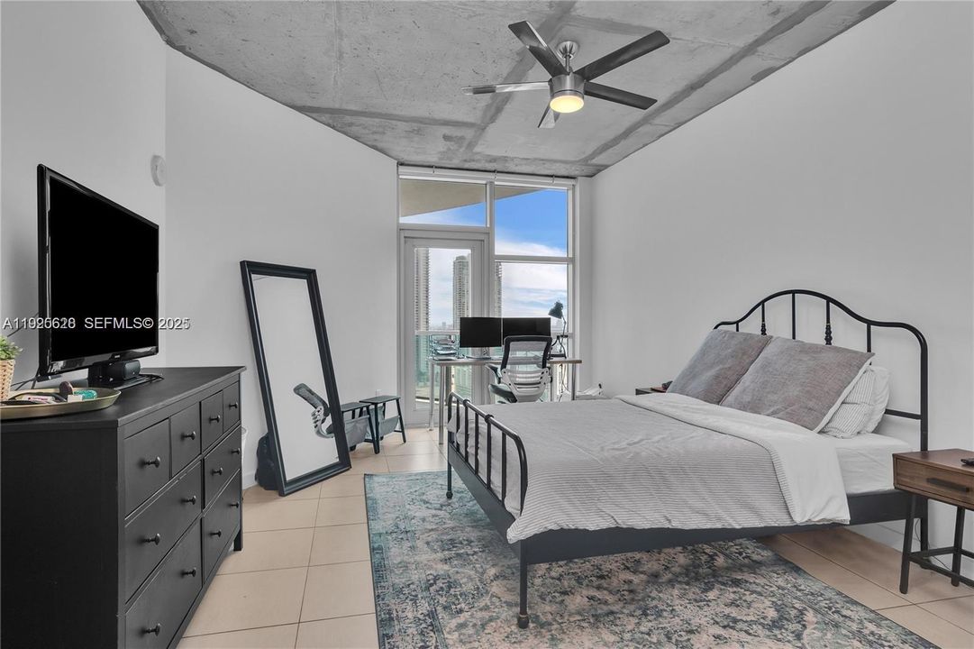 待售: $499,000 (1 贝兹, 1 浴室, 861 平方英尺)