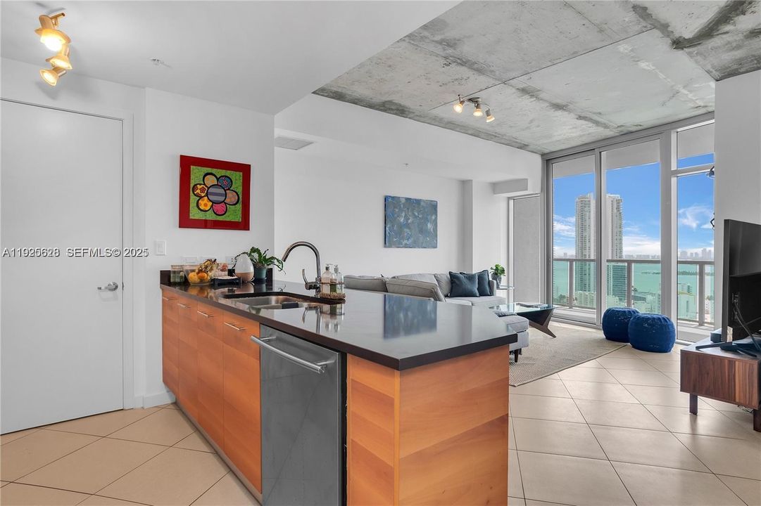 待售: $499,000 (1 贝兹, 1 浴室, 861 平方英尺)