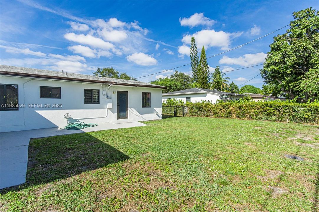 For Sale: $500,000 (3 beds, 1 baths, 1050 Square Feet)