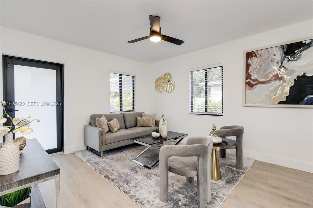 For Sale: $500,000 (3 beds, 1 baths, 1050 Square Feet)