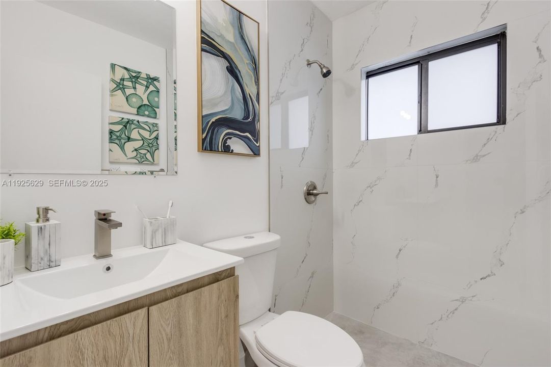 For Sale: $500,000 (3 beds, 1 baths, 1050 Square Feet)