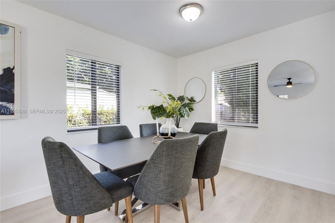 For Sale: $500,000 (3 beds, 1 baths, 1050 Square Feet)