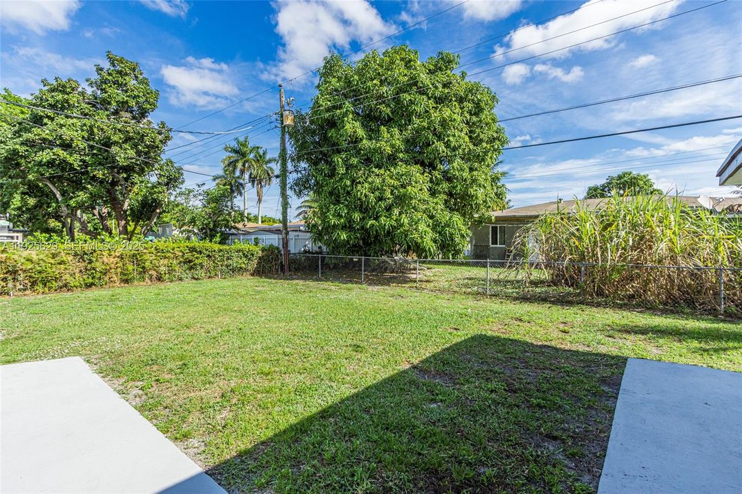 For Sale: $500,000 (3 beds, 1 baths, 1050 Square Feet)