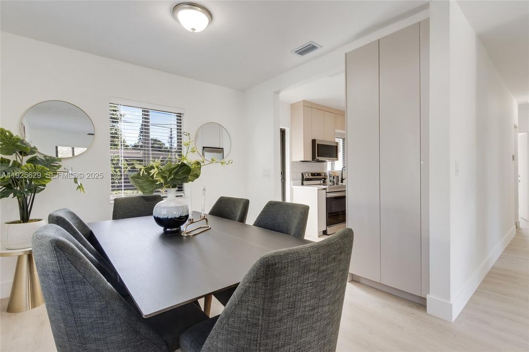 For Sale: $500,000 (3 beds, 1 baths, 1050 Square Feet)