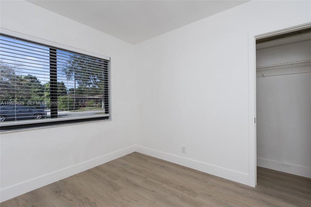 For Sale: $500,000 (3 beds, 1 baths, 1050 Square Feet)