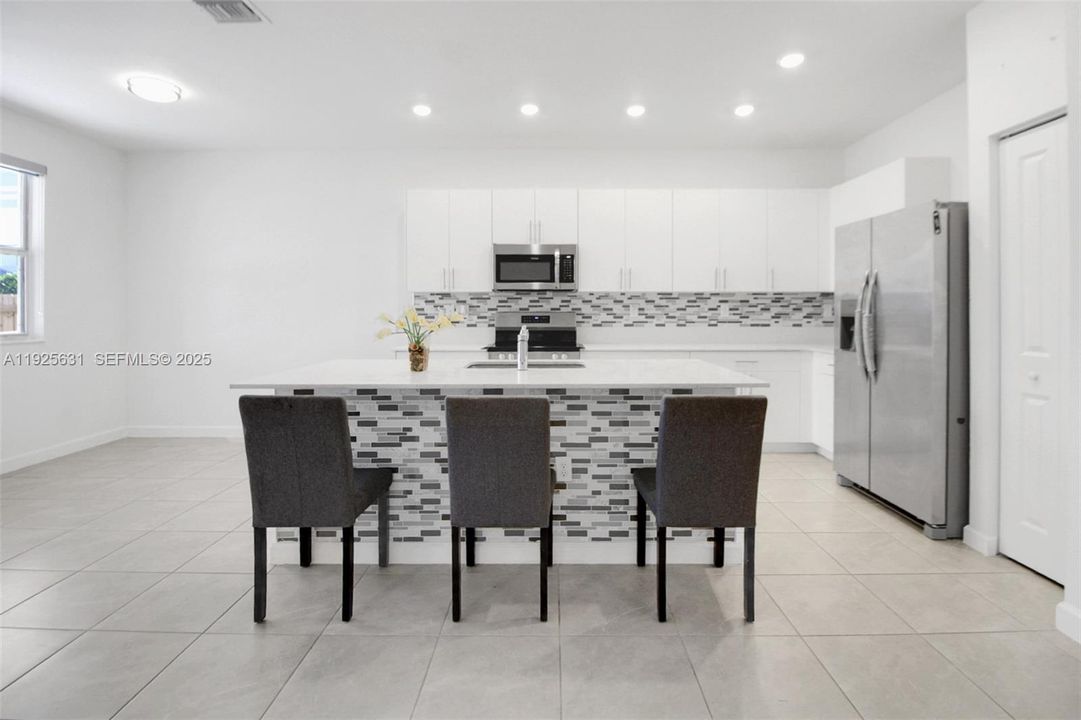 For Sale: $730,000 (5 beds, 3 baths, 3033 Square Feet)