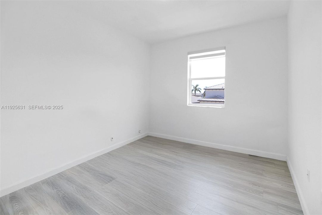 For Sale: $730,000 (5 beds, 3 baths, 3033 Square Feet)