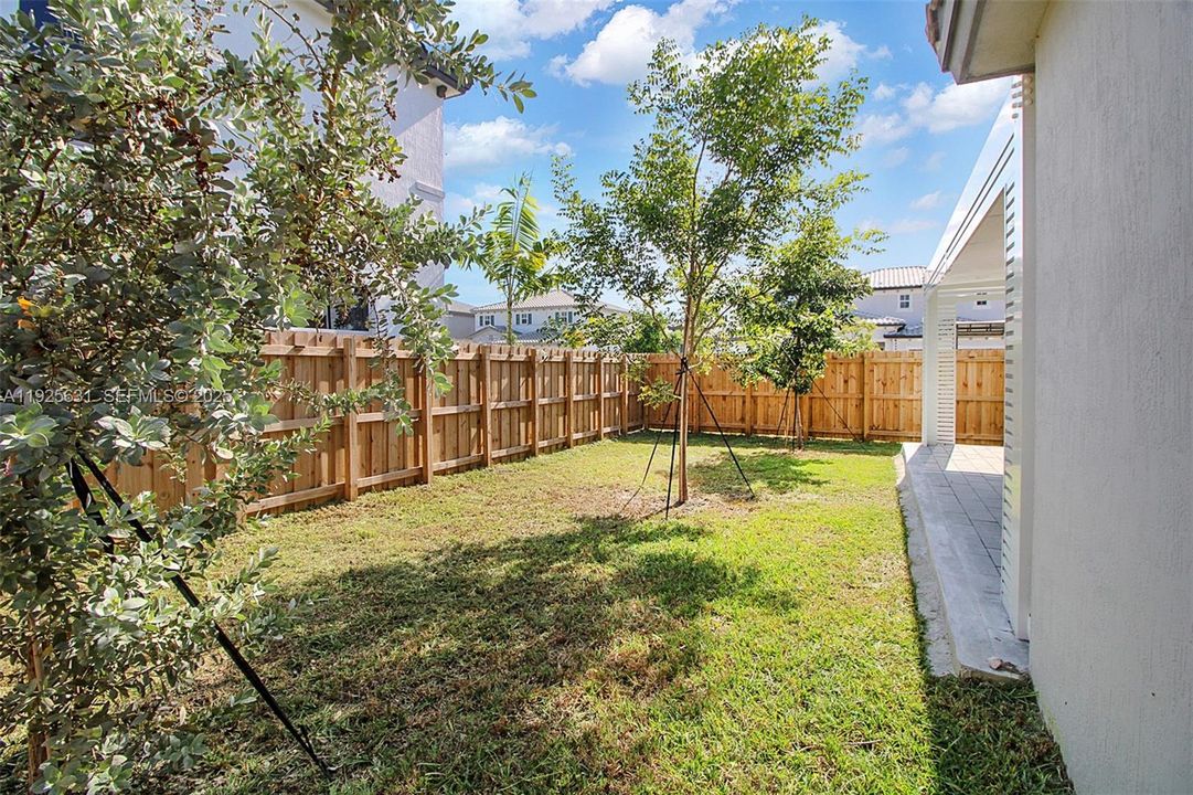 For Sale: $730,000 (5 beds, 3 baths, 3033 Square Feet)