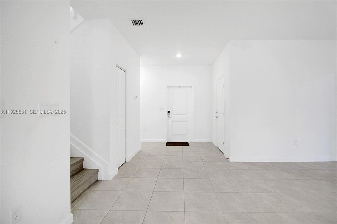 For Sale: $730,000 (5 beds, 3 baths, 3033 Square Feet)