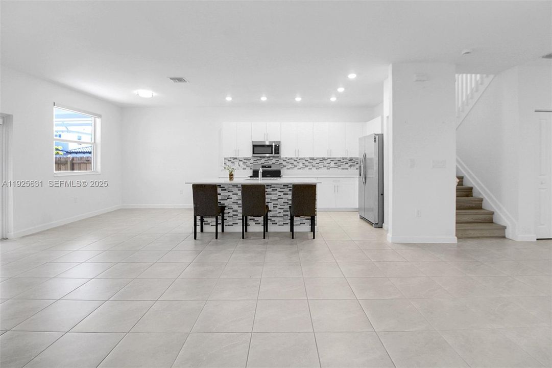 For Sale: $730,000 (5 beds, 3 baths, 3033 Square Feet)