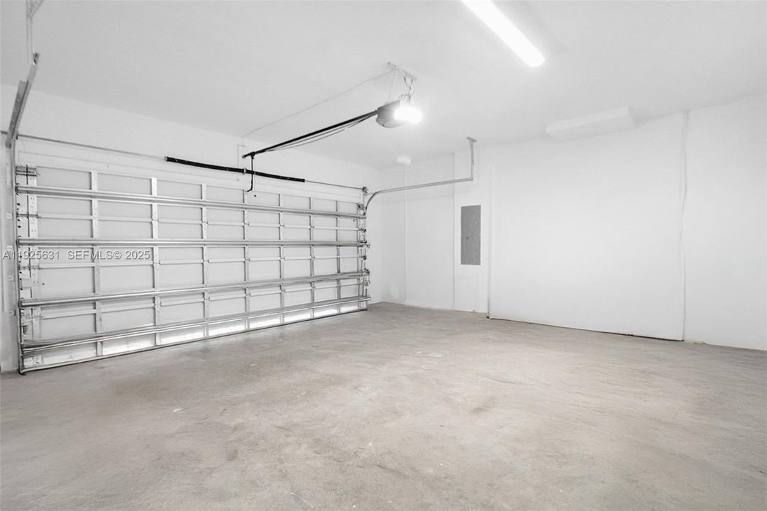 For Sale: $730,000 (5 beds, 3 baths, 3033 Square Feet)