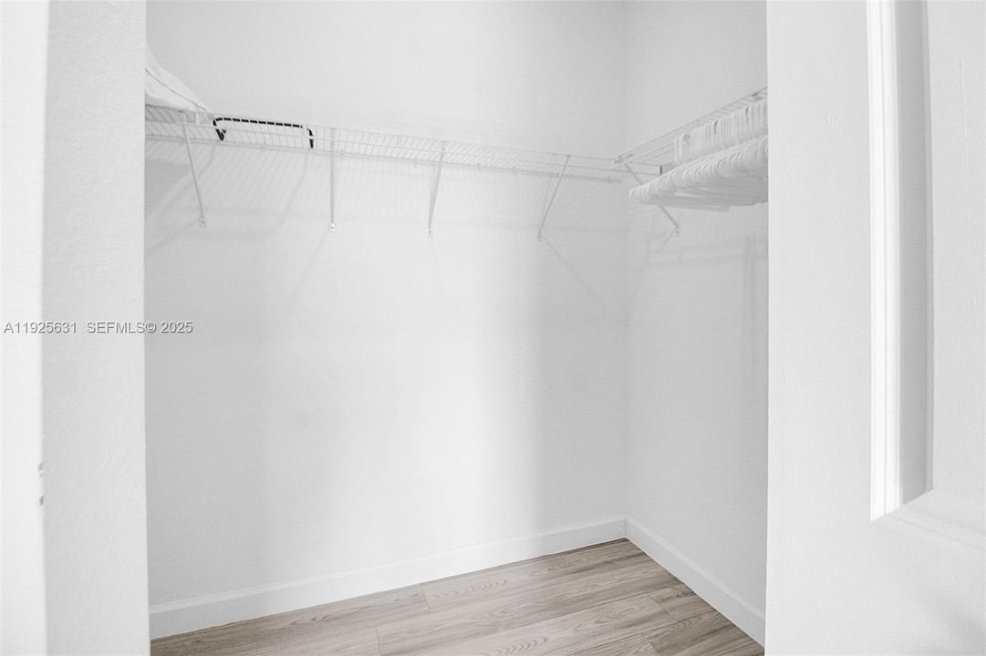 For Sale: $730,000 (5 beds, 3 baths, 3033 Square Feet)