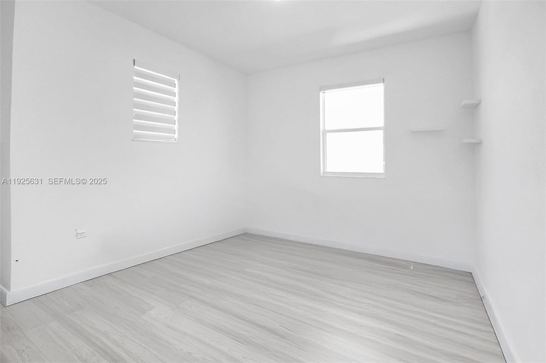 For Sale: $730,000 (5 beds, 3 baths, 3033 Square Feet)