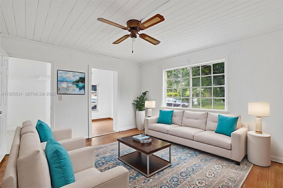 出租: $2,780 (3 贝兹, 1 浴室, 1232 平方英尺)