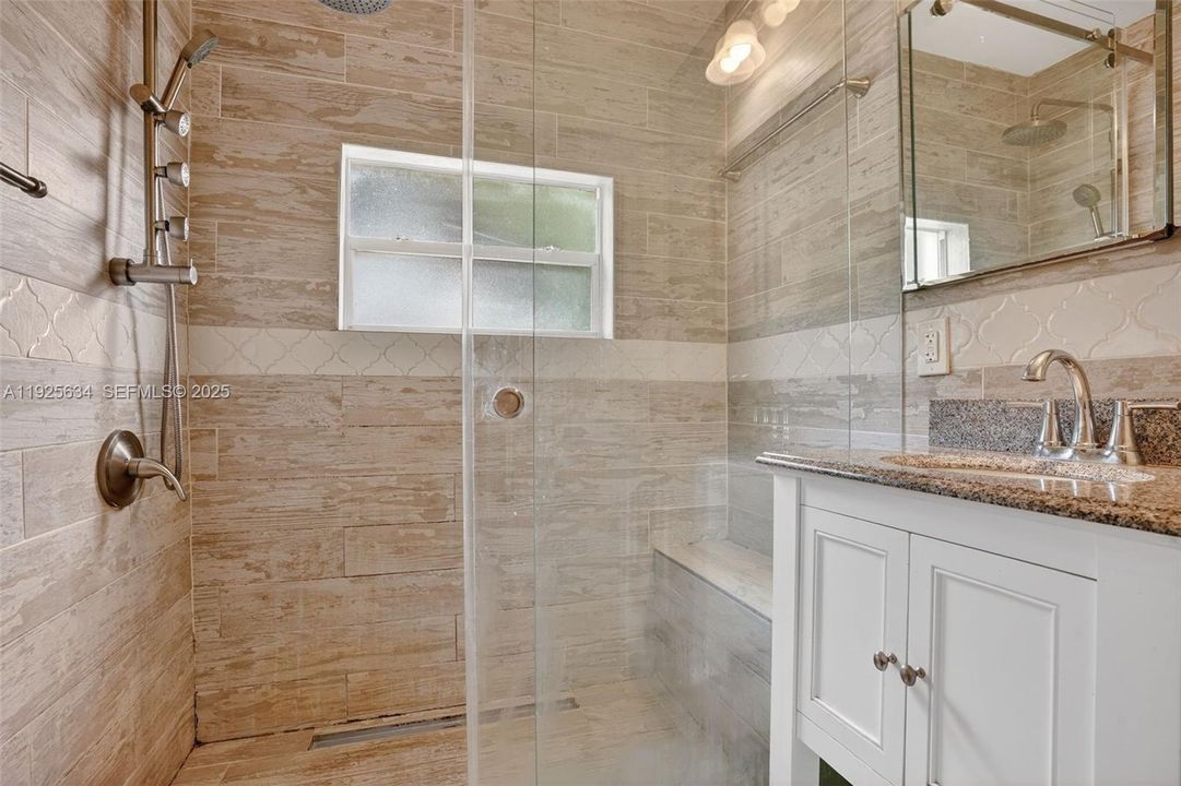 出租: $2,780 (3 贝兹, 1 浴室, 1232 平方英尺)