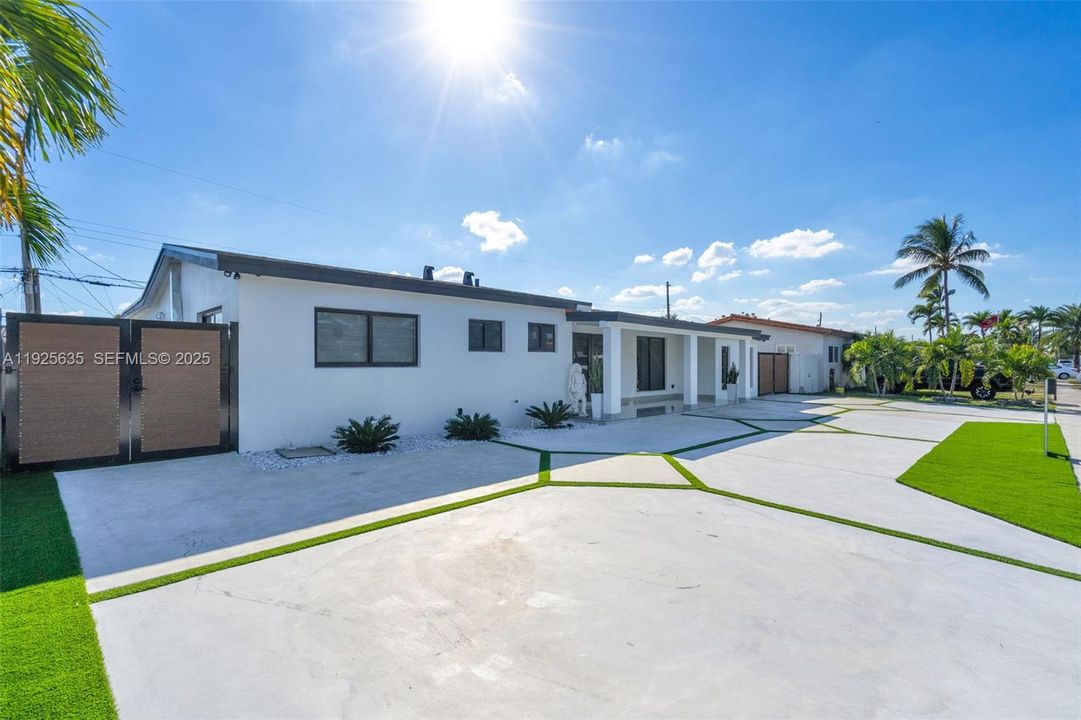 For Rent: $4,500 (3 beds, 3 baths, 2143 Square Feet)