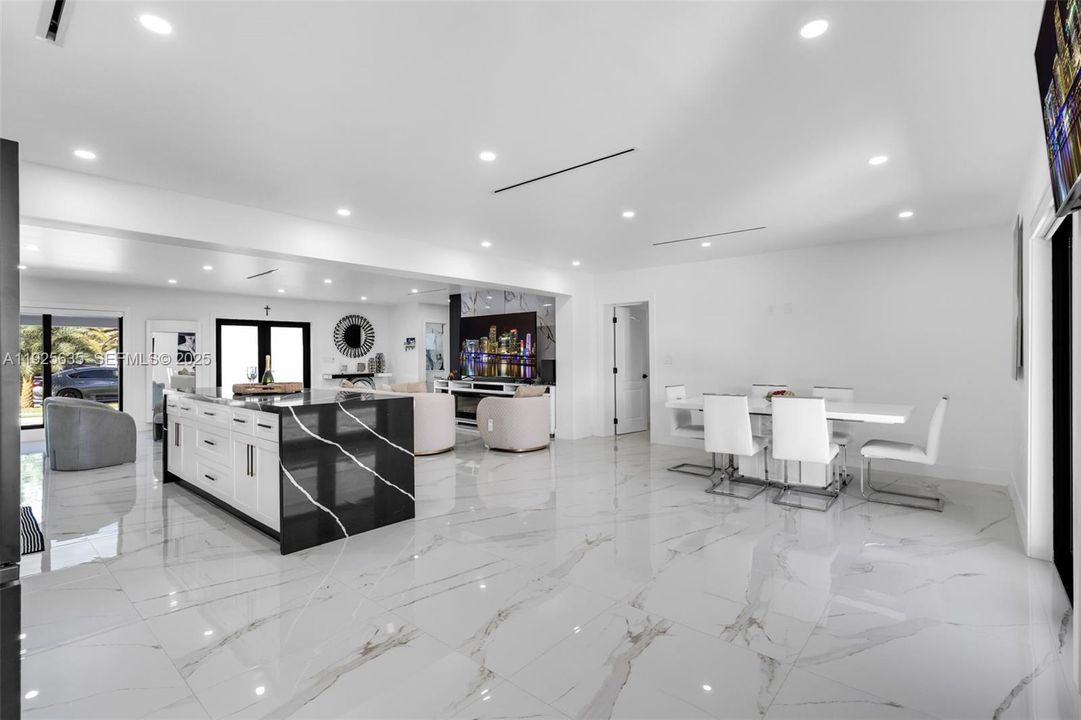 For Rent: $4,500 (3 beds, 3 baths, 2143 Square Feet)