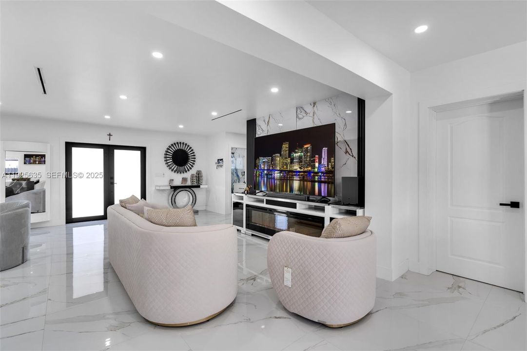 For Rent: $4,500 (3 beds, 3 baths, 2143 Square Feet)