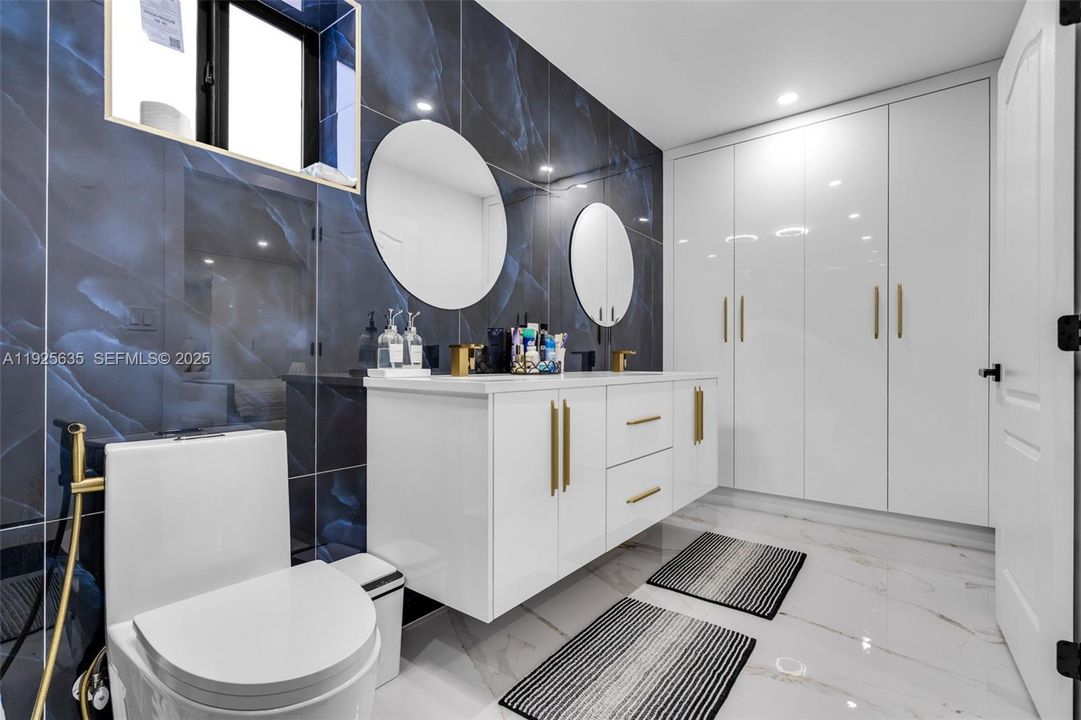 For Rent: $4,500 (3 beds, 3 baths, 2143 Square Feet)