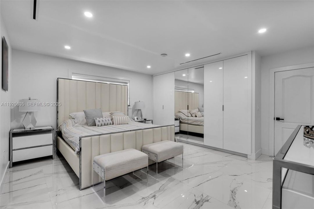 For Rent: $4,500 (3 beds, 3 baths, 2143 Square Feet)