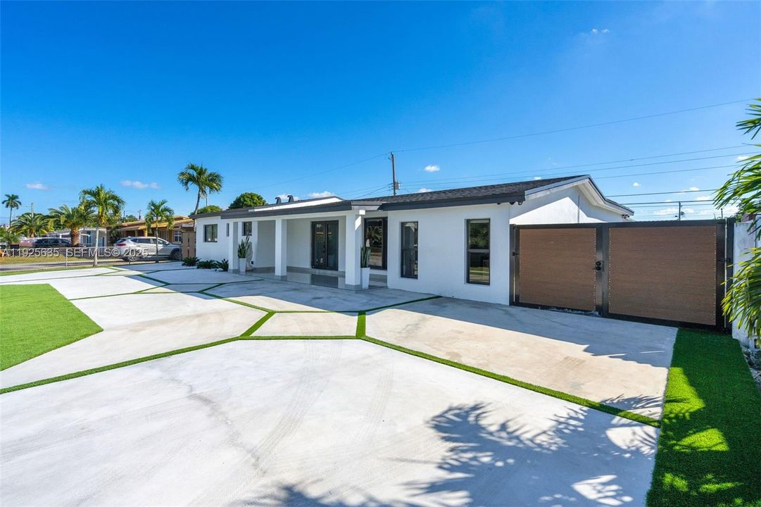 For Rent: $4,500 (3 beds, 3 baths, 2143 Square Feet)