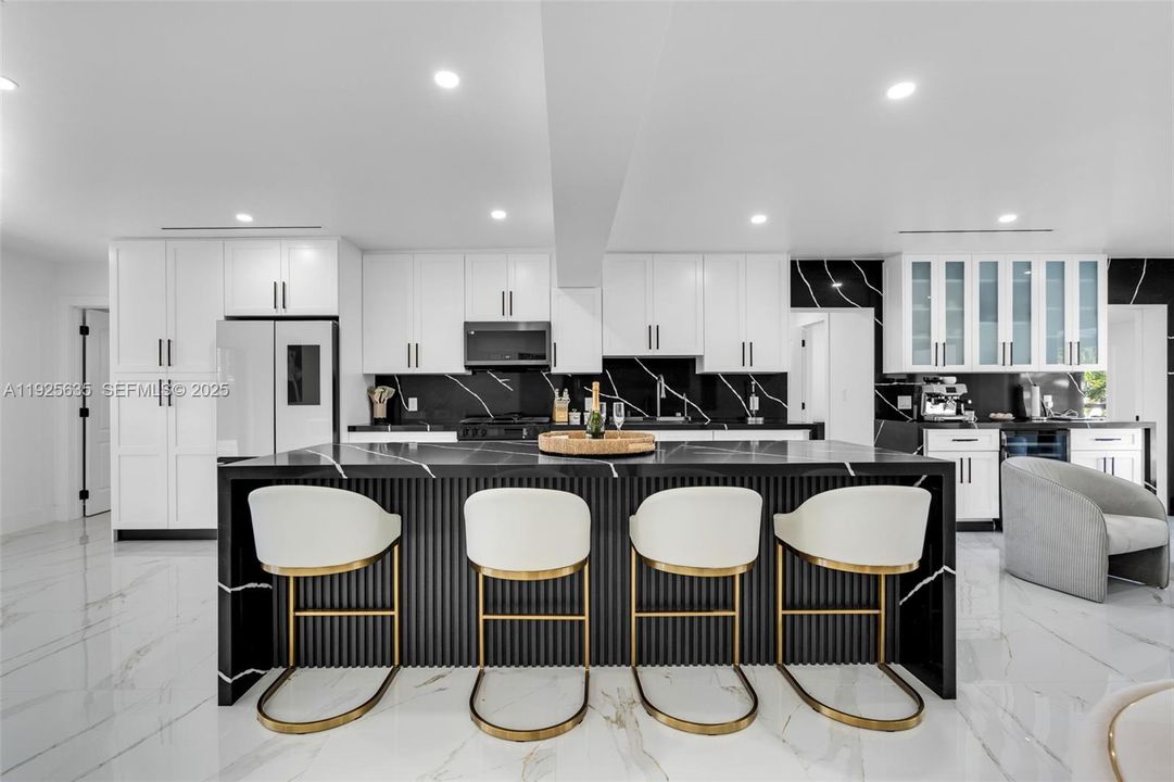 For Rent: $4,500 (3 beds, 3 baths, 2143 Square Feet)