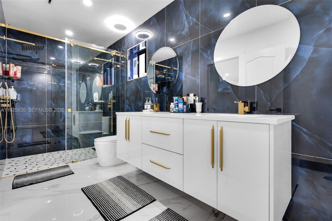 For Rent: $4,500 (3 beds, 3 baths, 2143 Square Feet)