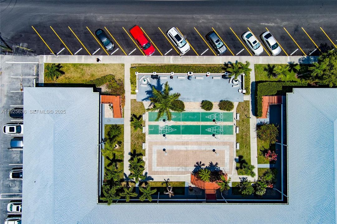 For Sale: $205,000 (2 beds, 1 baths, 775 Square Feet)