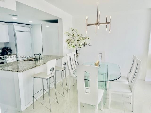 待售: $890,000 (1 贝兹, 1 浴室, 896 平方英尺)