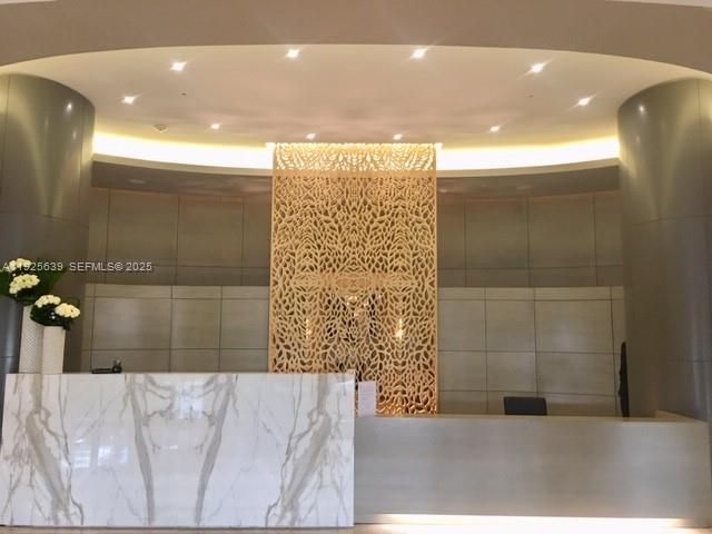 待售: $890,000 (1 贝兹, 1 浴室, 896 平方英尺)