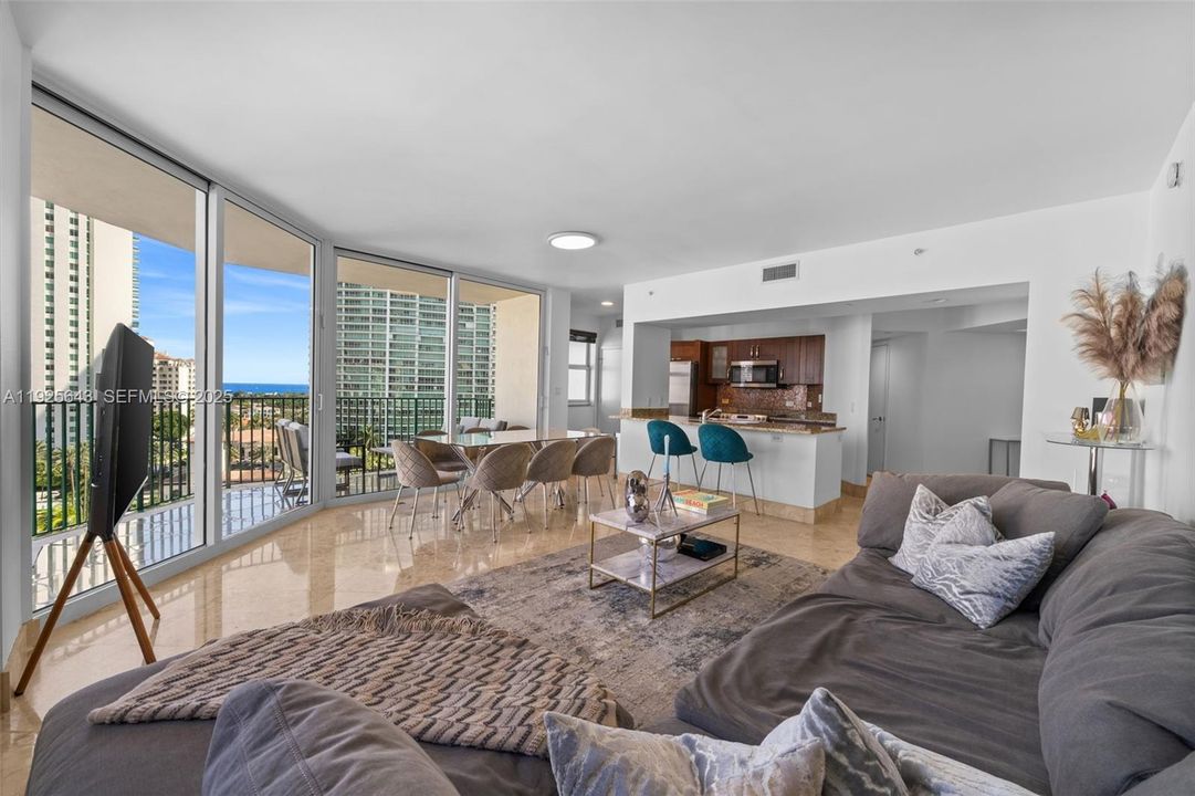 В аренду: $3,900 (2 спален, 2 ванн, 1312 Квадратных фут)